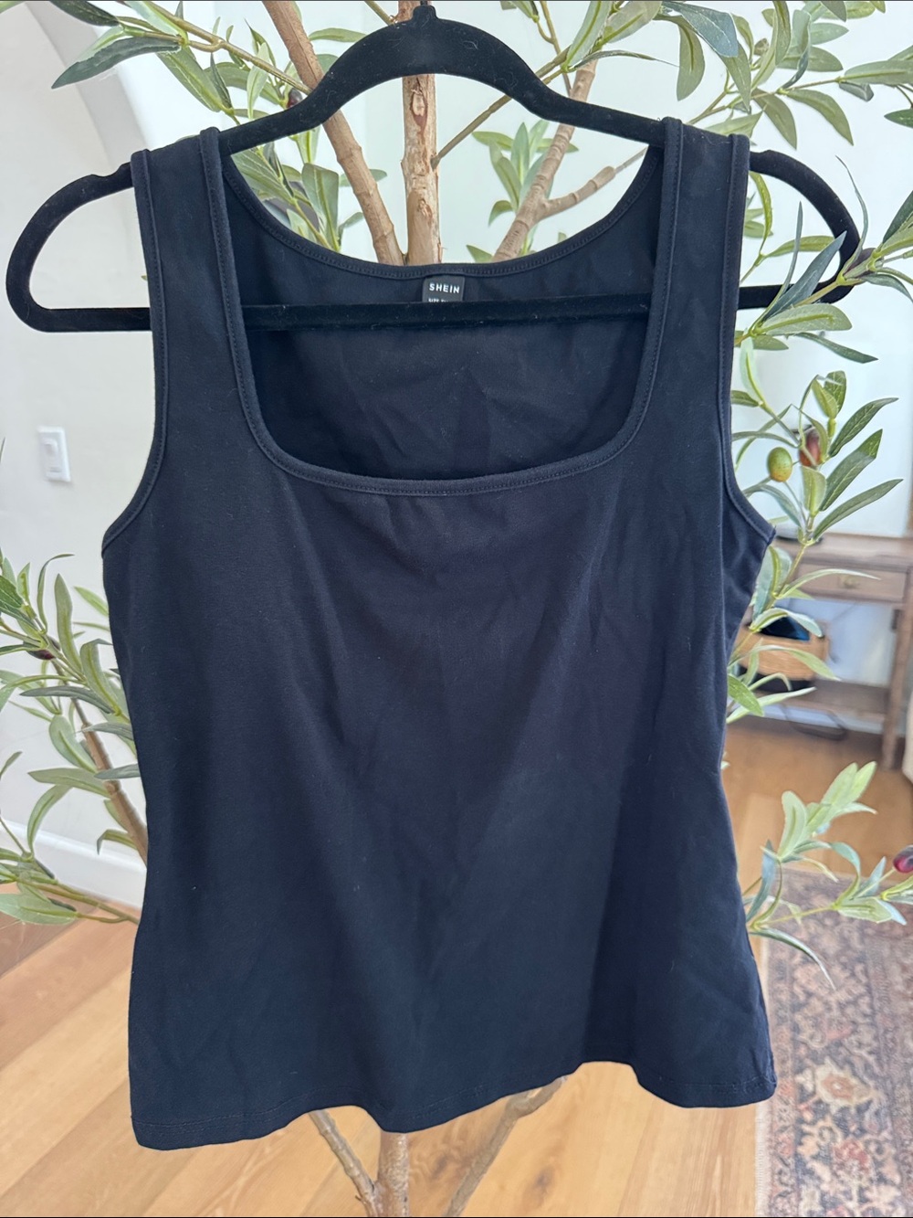SHEIN Black Square Neck Tank Top